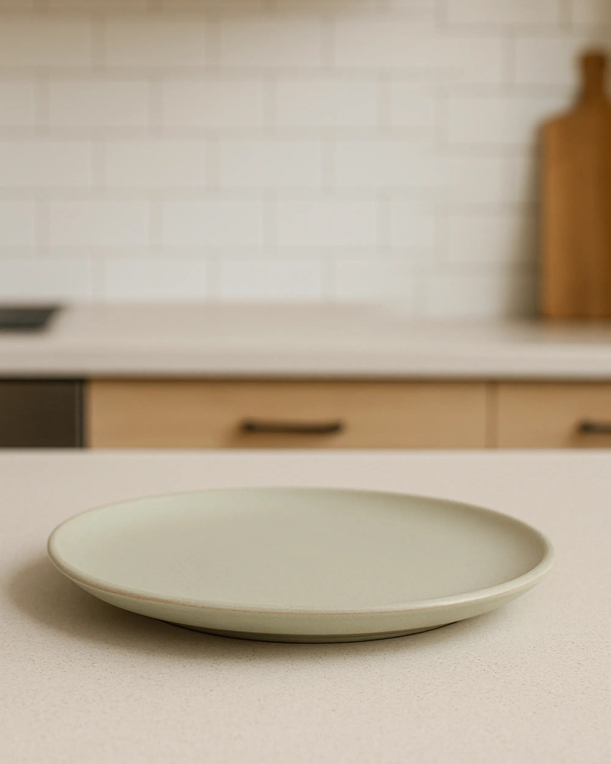 Handcrafted Basic Set set in white finish by Stonia.