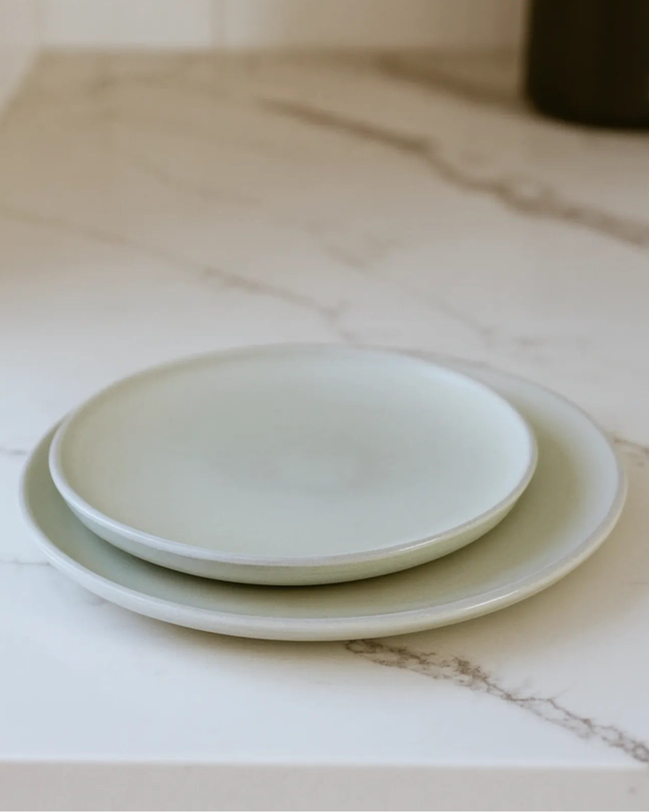 Handcrafted Basic Set set in white finish by Stonia.