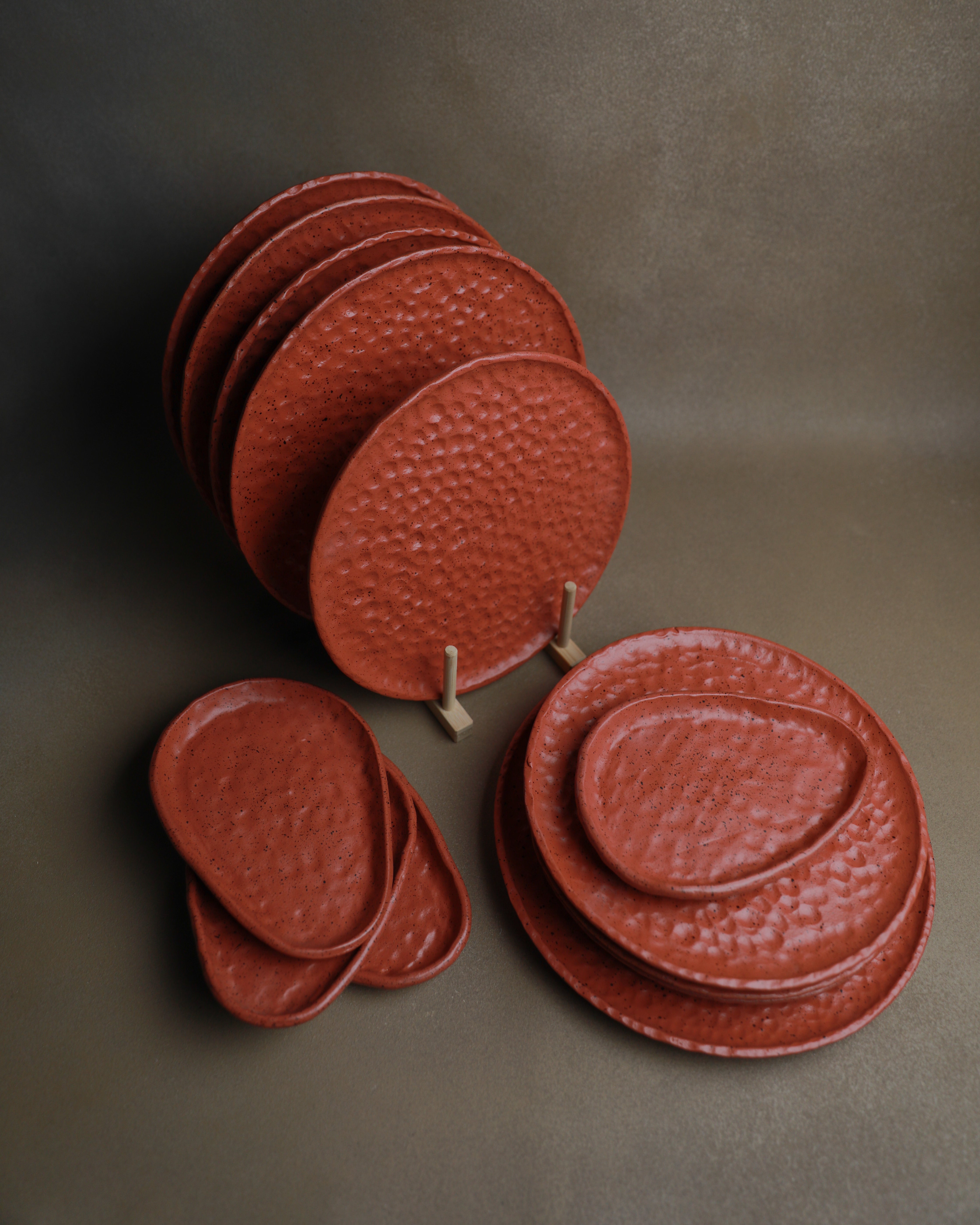 Handcrafted CLAY SET set in terracotta finish by Stonia.
