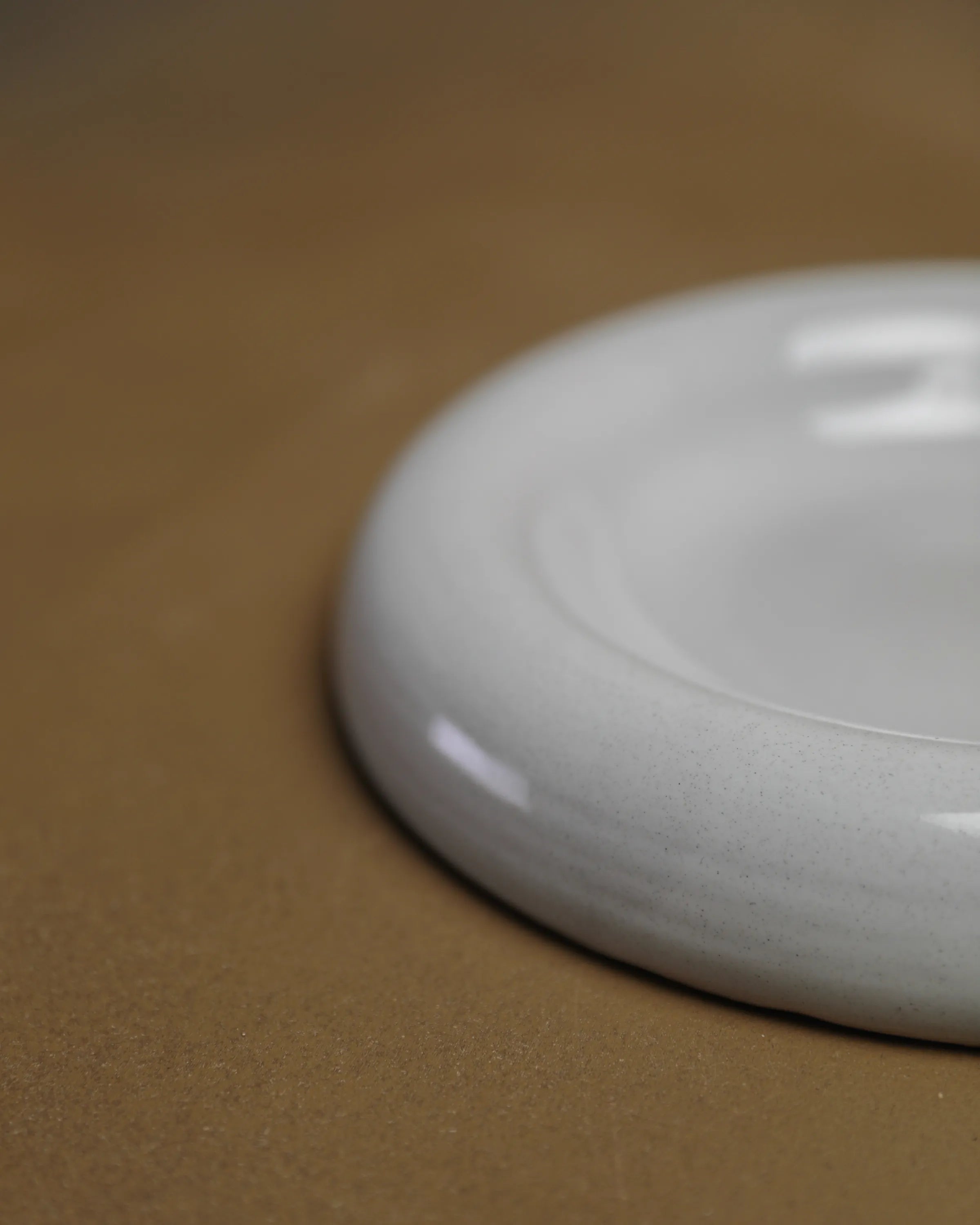 Handcrafted MOON FACE PLATE in white Medium finish by Stonia.