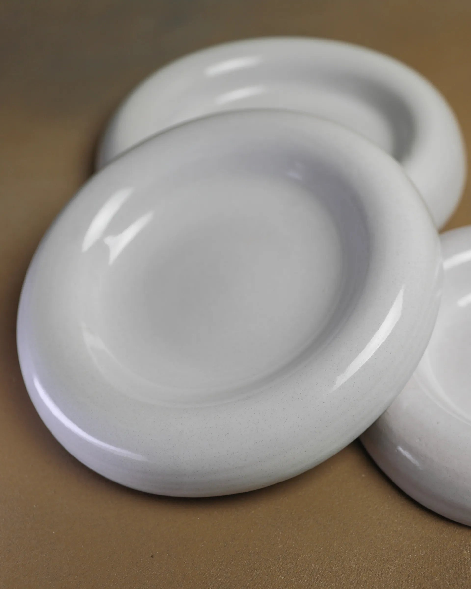 Handcrafted Moon Face Set set in white finish by Stonia.