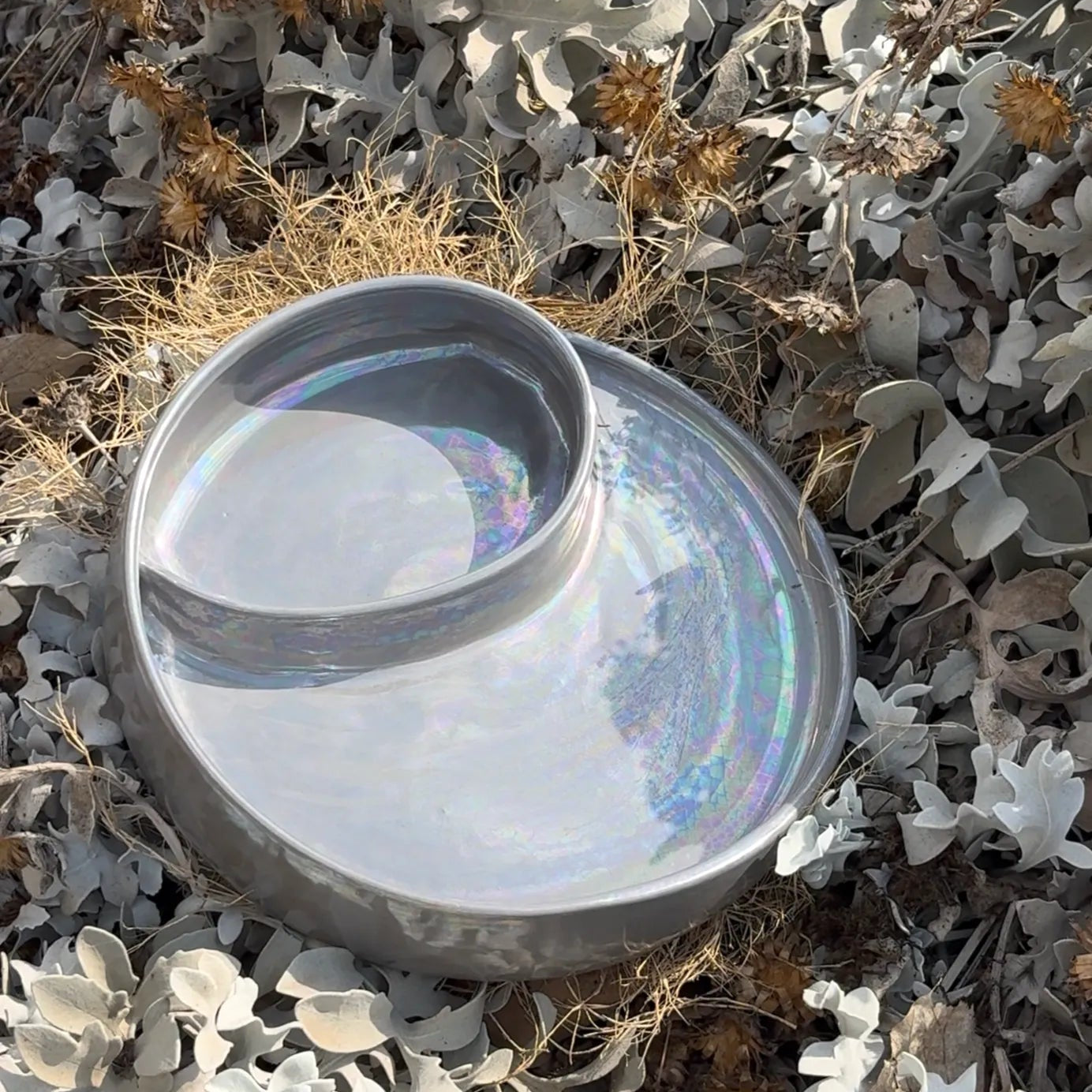 Handcrafted MOON TIDE PLATE in shiny gray finish by Stonia.