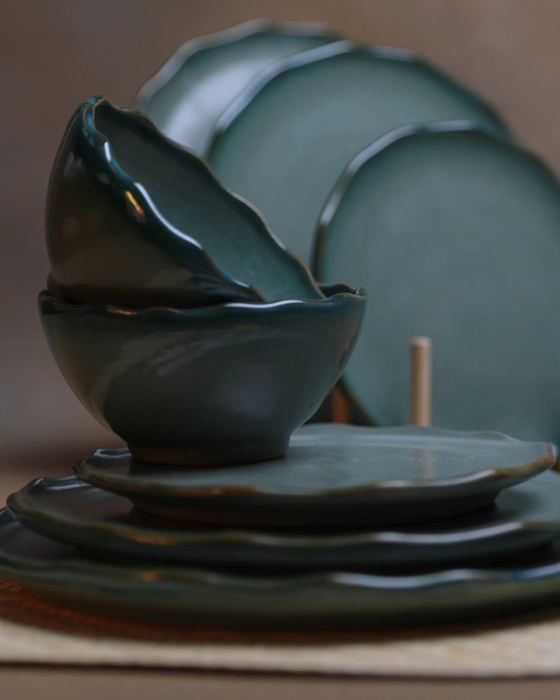 Handcrafted Royal Green Set set in olive green finish by Stonia.