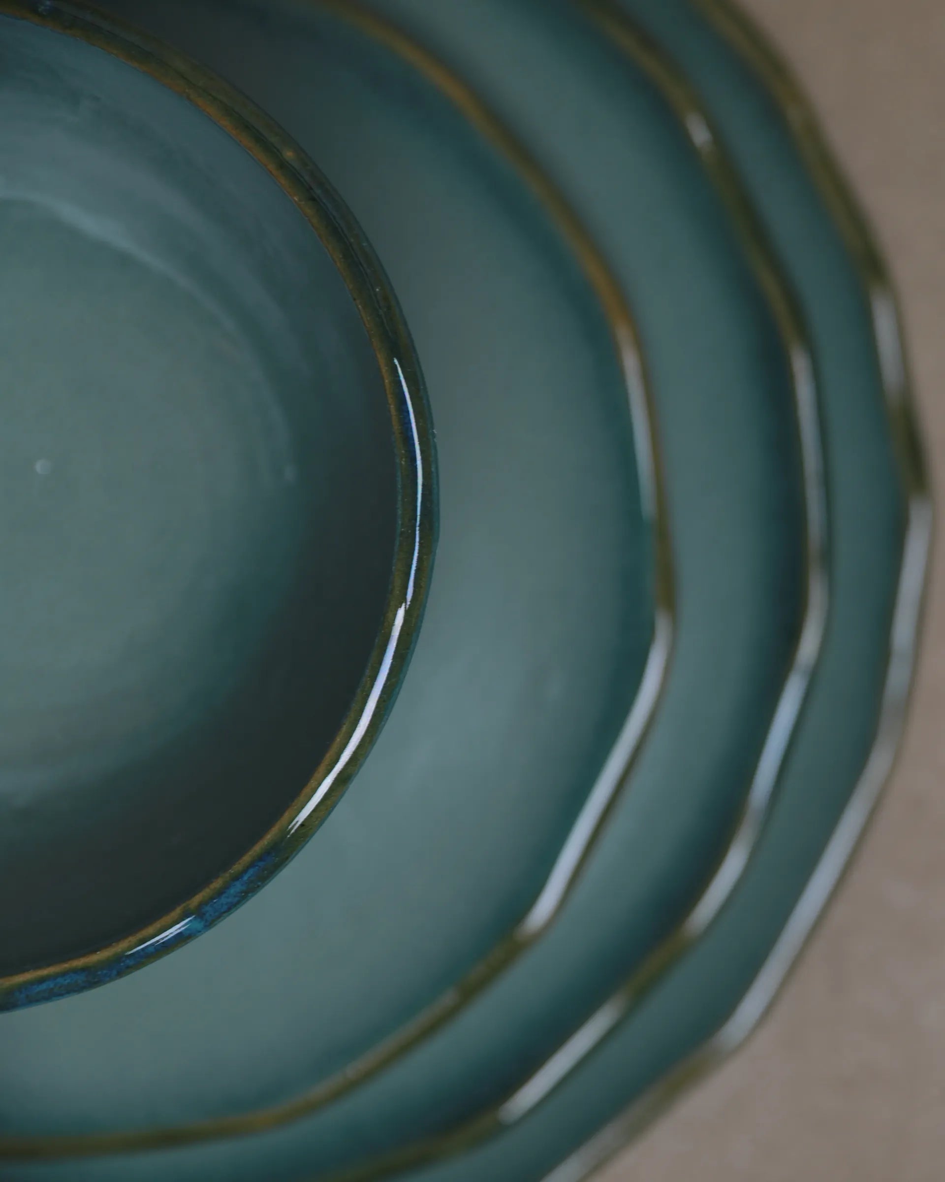 Handcrafted Royal Green Set set in olive green finish by Stonia.