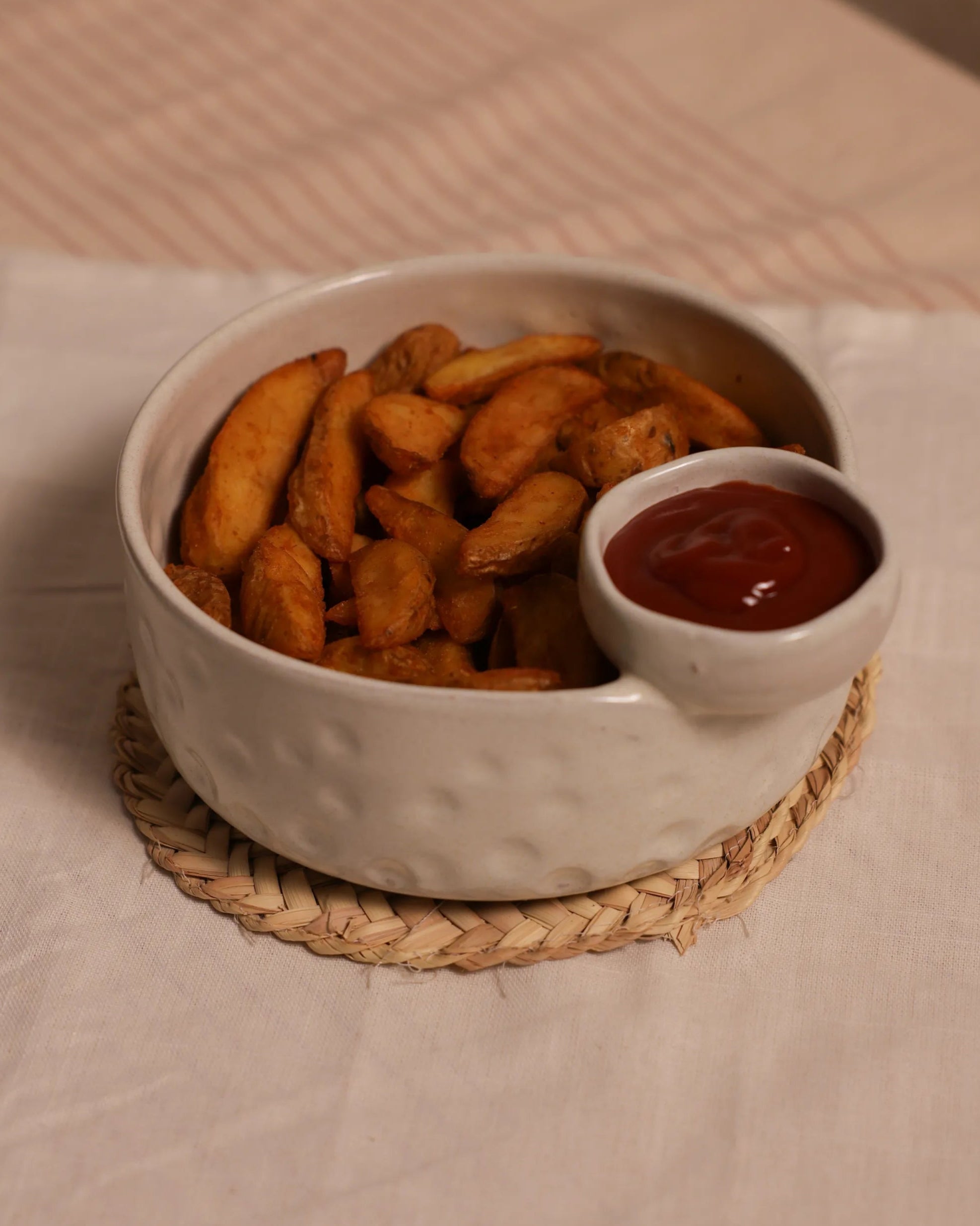 Handcrafted Saucy Bowl serving plate in off white finish by Stonia.