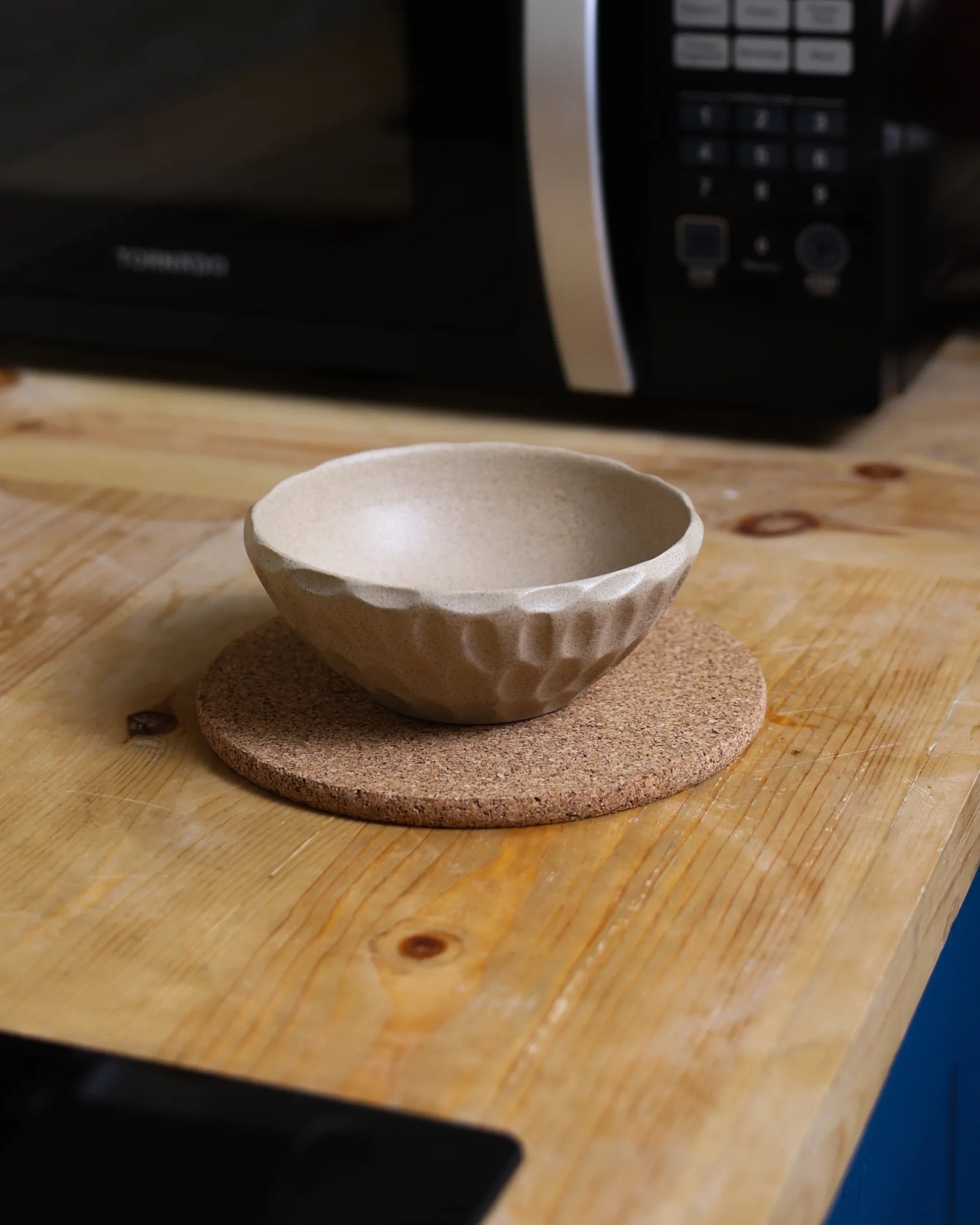 Handcrafted Tappy Bowl in beige by Stonia.