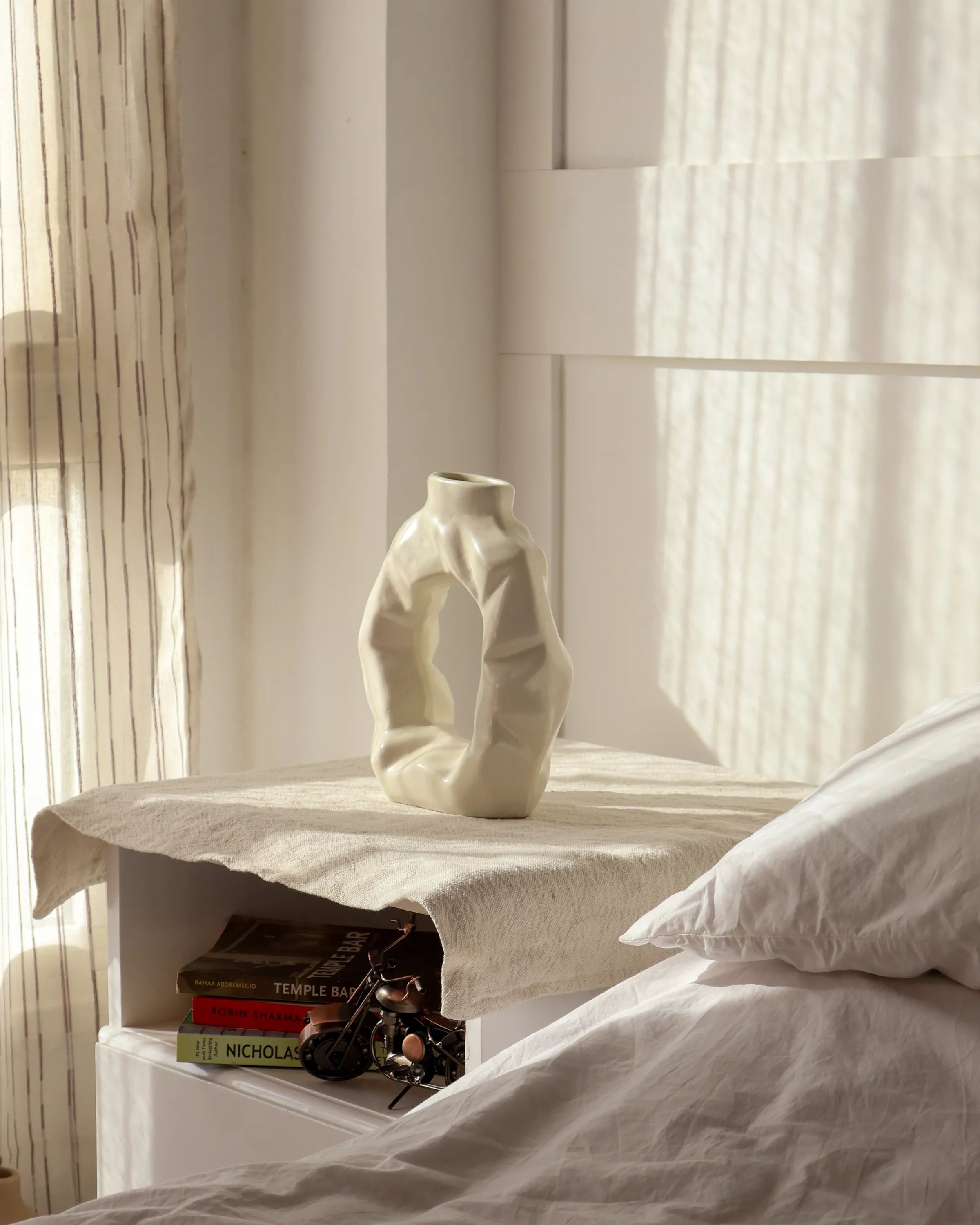 Handcrafted The Crush decor piece in off white finish by Stonia.
