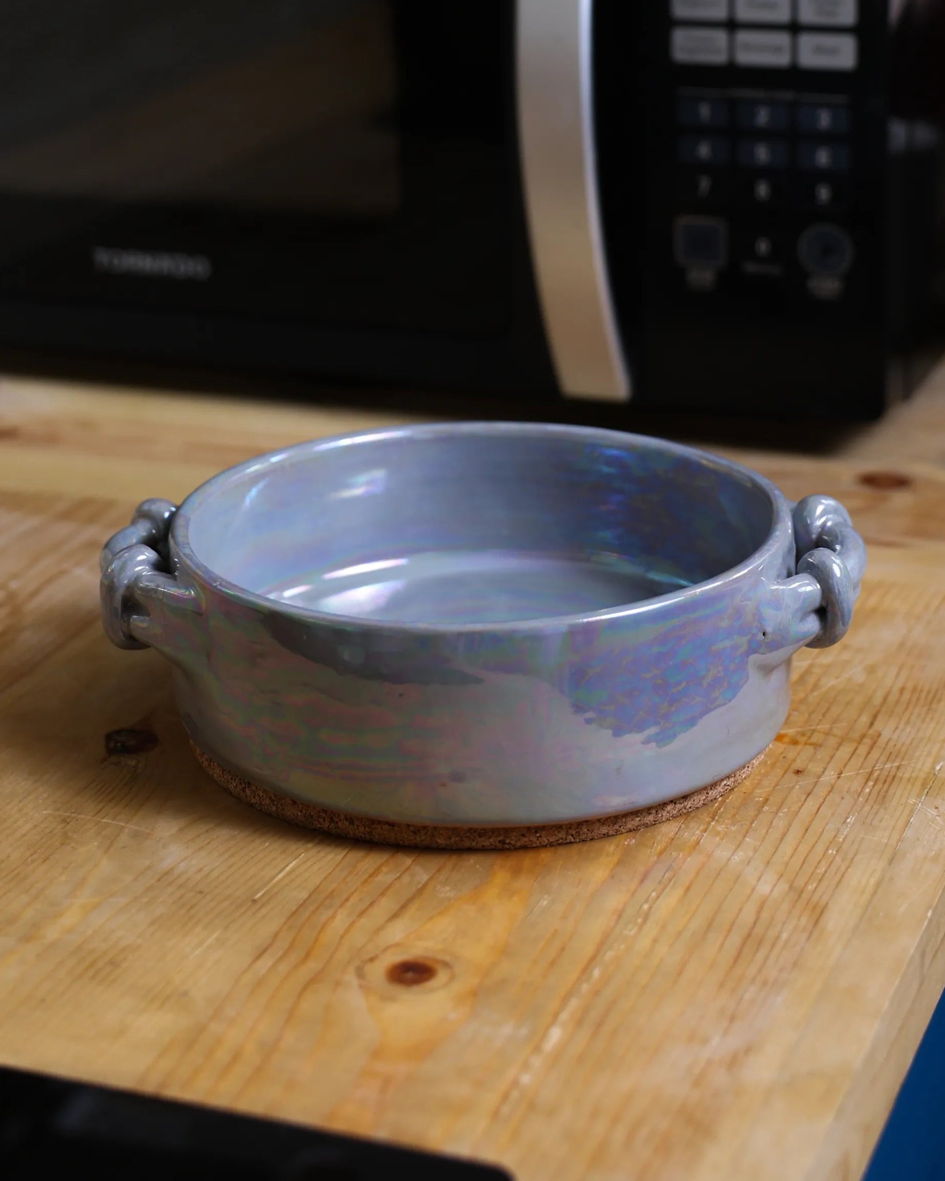 Handcrafted BELTED BAKE in shiny gray by Stonia.