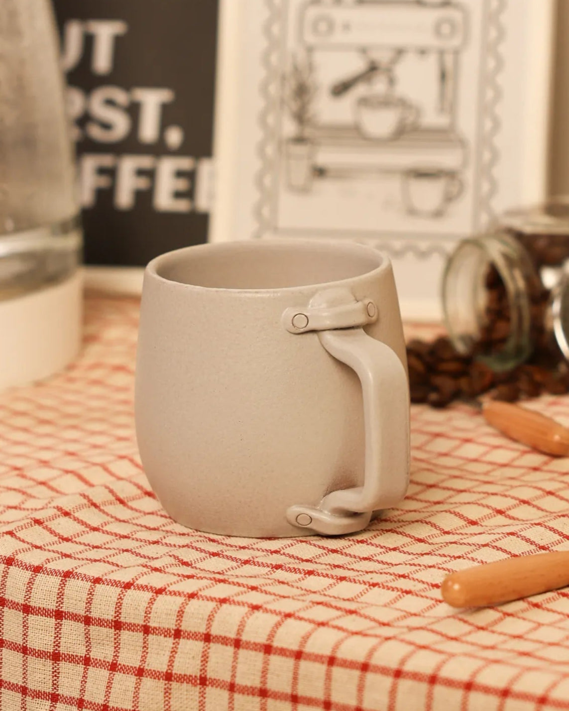 Handcrafted Bolt Mug in light gray, 350 ML mug by Stonia.