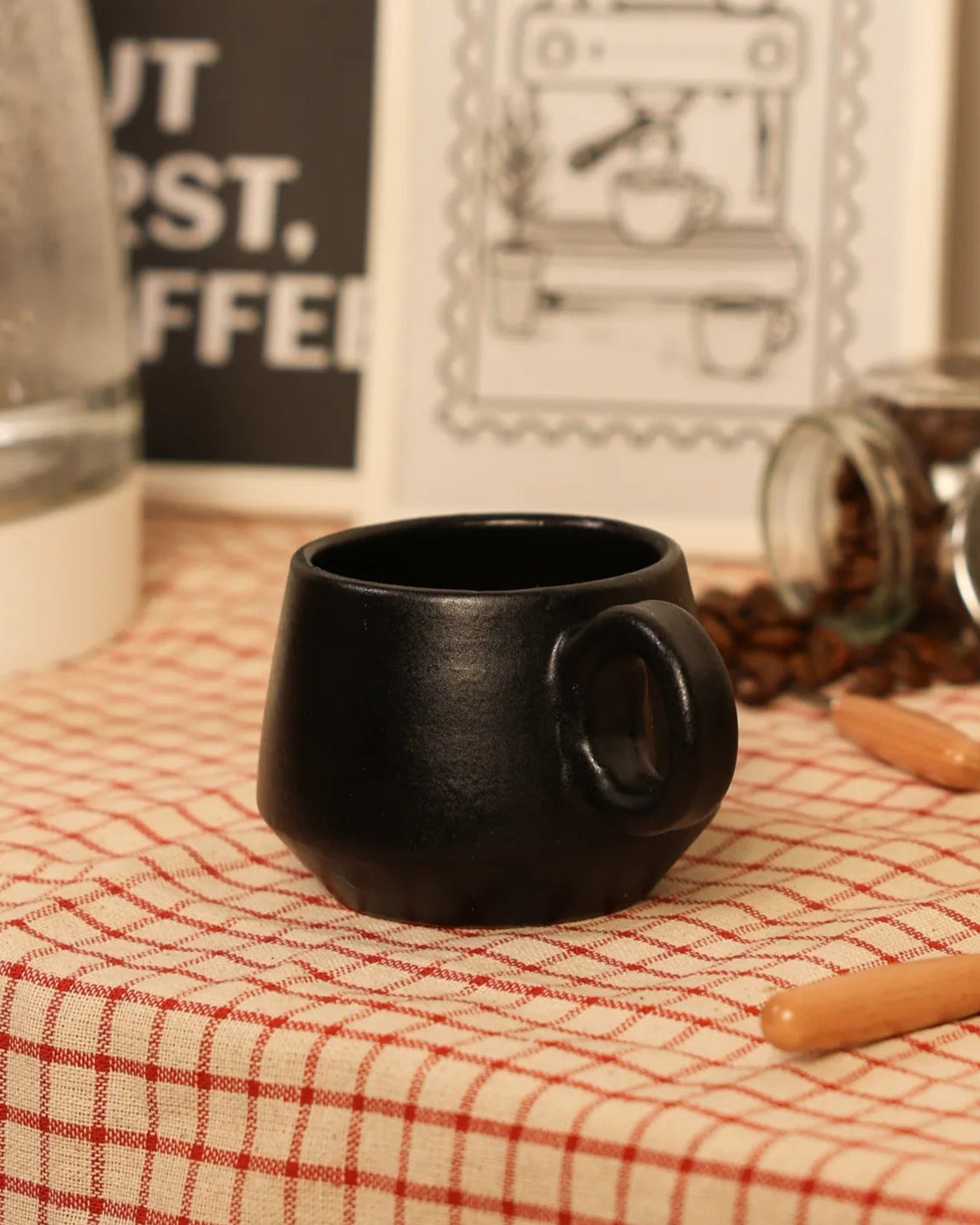 Handcrafted Dark Mood mug in black matte, 200 ML mug by Stonia.