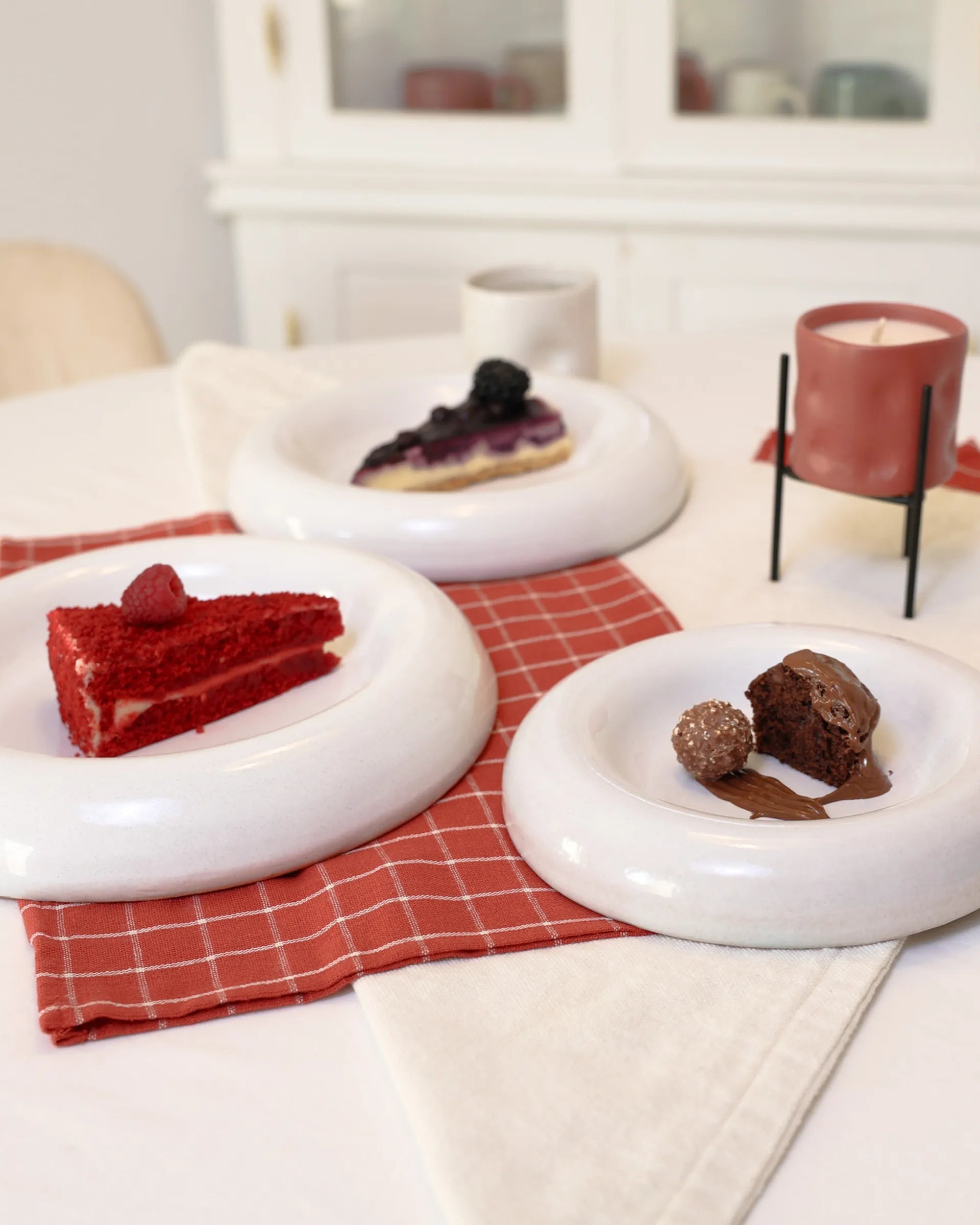 Handcrafted Moon Face Set set in white finish by Stonia.