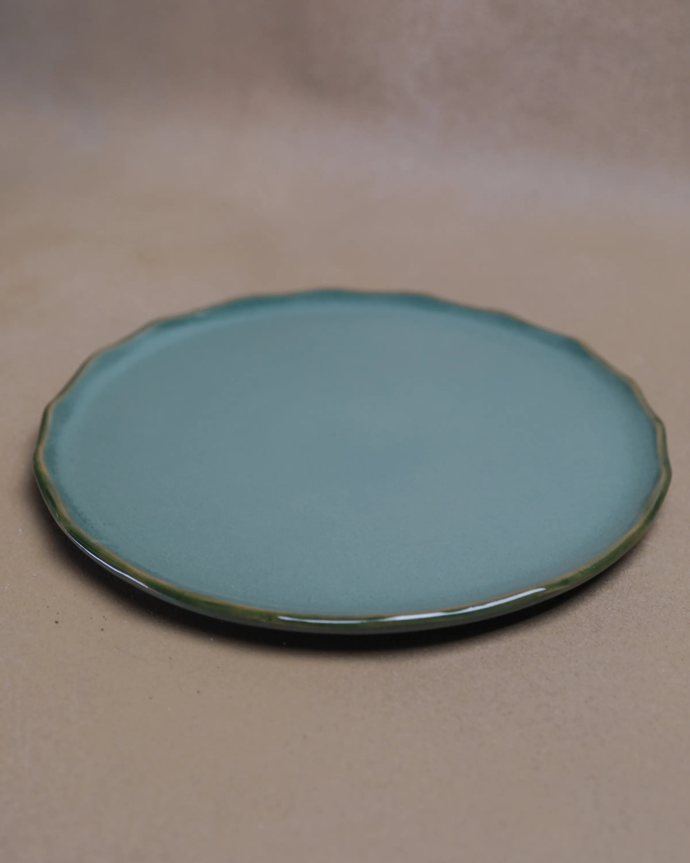 Handcrafted ROYAL GREEN PLATE in olive green Small finish by Stonia.